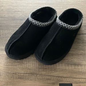 Black Ugg Tasman Slippers